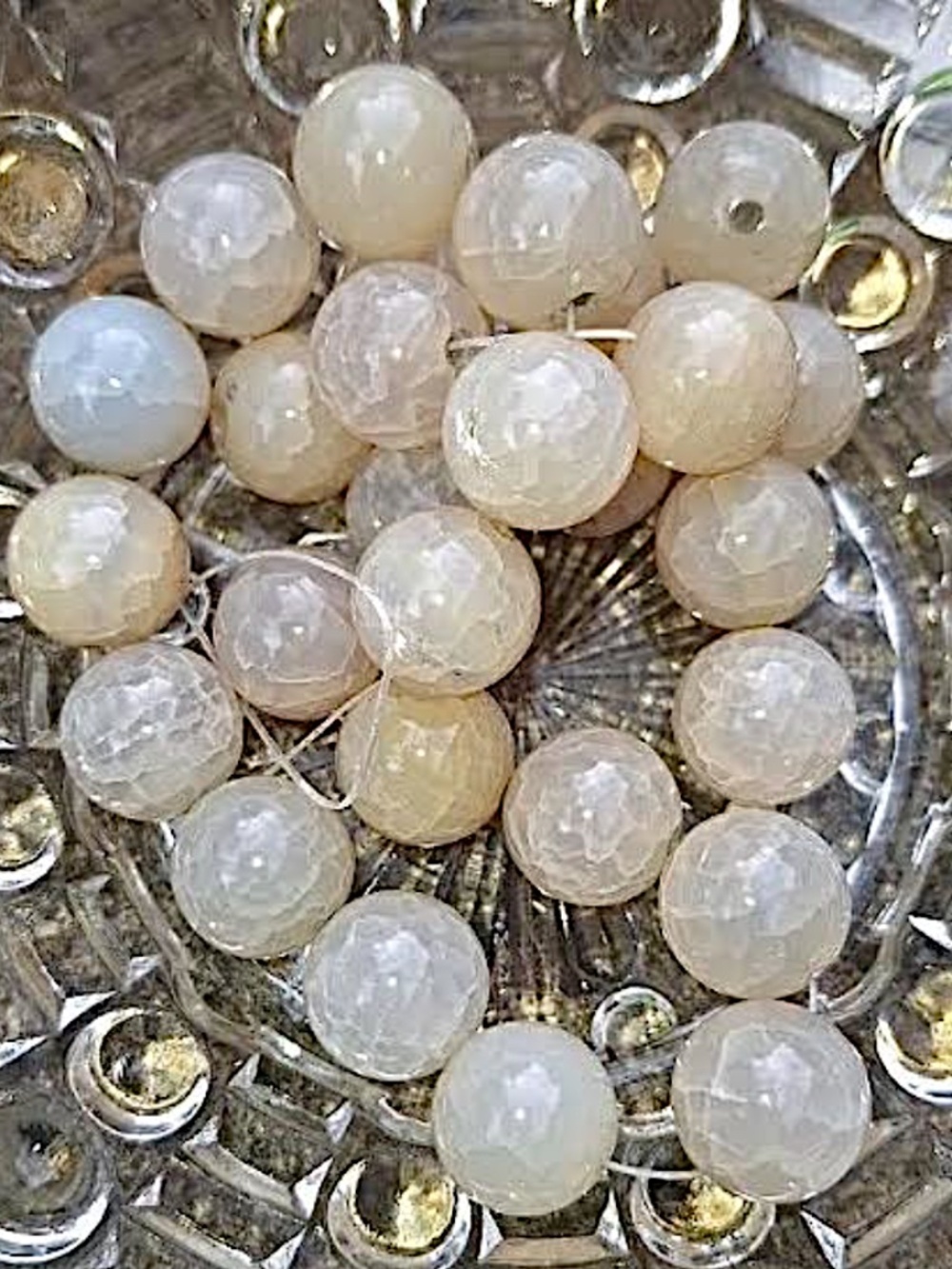 15'' Strand Natural White Dragon Vein Agate 14mm Rounds, NWT
